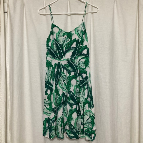 Old Navy Dresses & Skirts - LAST CHANCE ITEM - Green Leaf Adjustable Spaghetti Strap Dress with Zipper